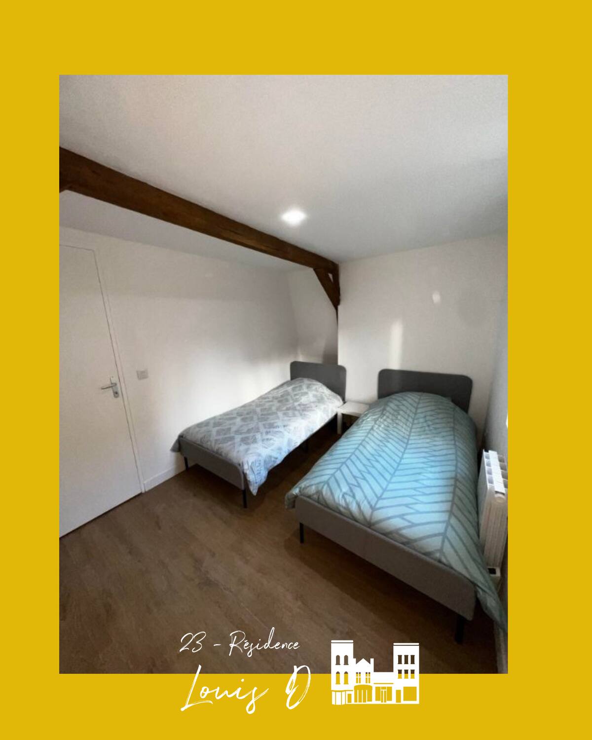 Séjour sous charpente apparente, logement n°9